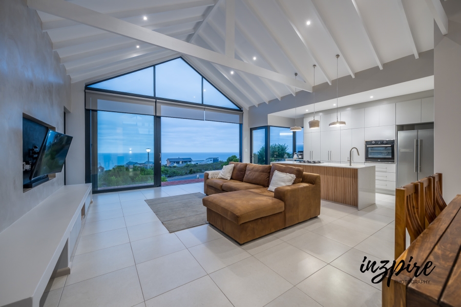 3 Bedroom Property for Sale in Village On Sea Western Cape
